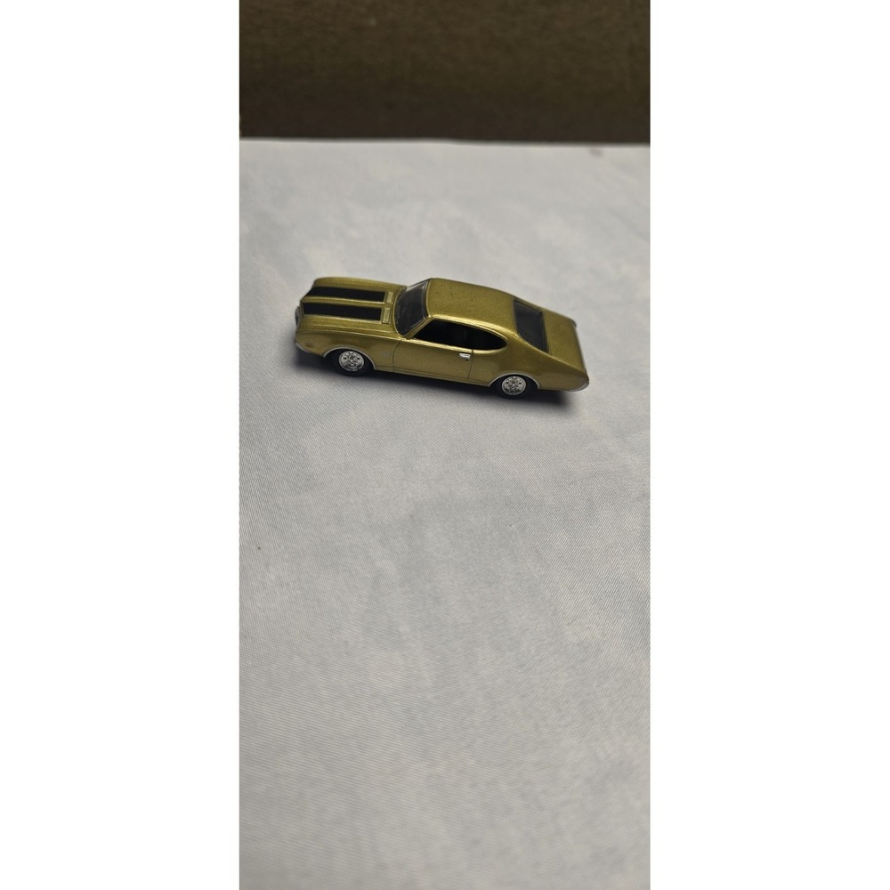2001 Reader's Digest 1969 Oldsmobile 442 Diecast Car 1:64
